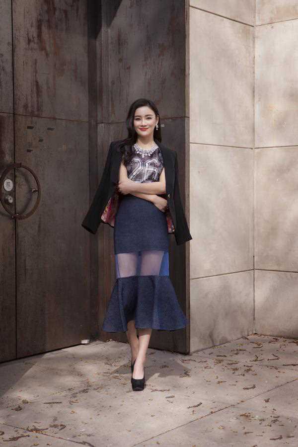 高清袁姗姗百变时尚造型户外高清图集