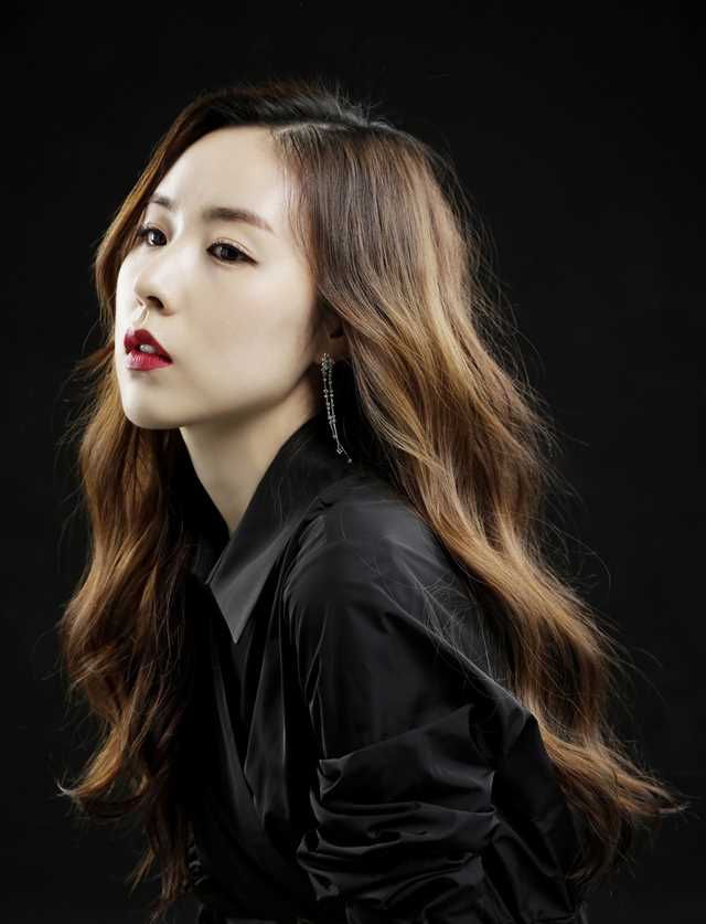 最全韩国美女简美妍时尚大片壁纸