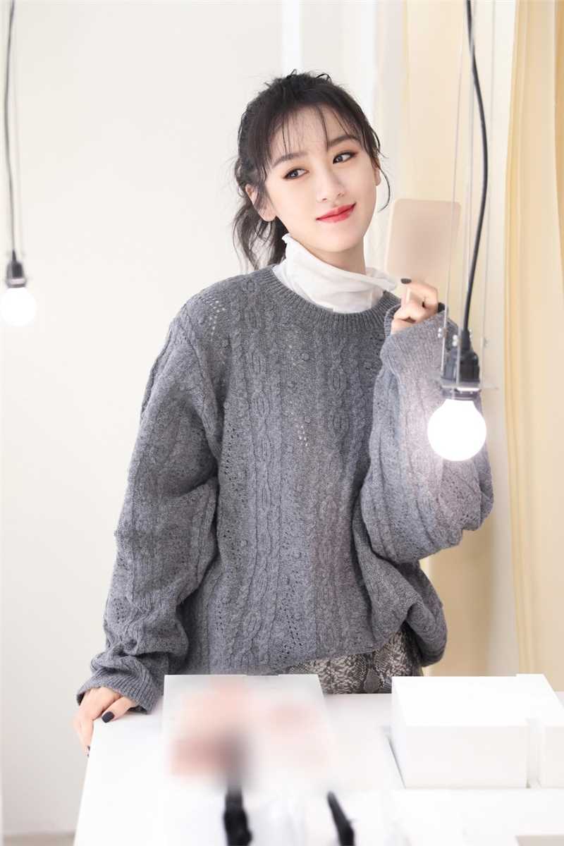 特别专辑美女店长袁冰妍清纯甜美保暖毛衣冬日时尚图片图片