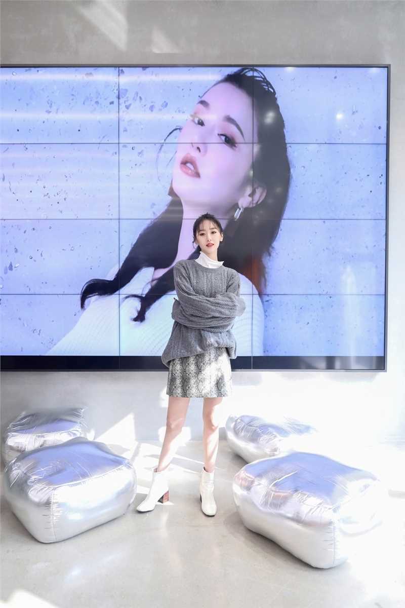 特别专辑美女店长袁冰妍清纯甜美保暖毛衣冬日时尚图片图片