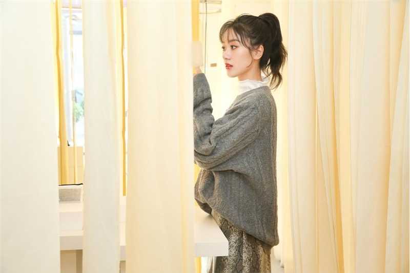 特别专辑美女店长袁冰妍清纯甜美保暖毛衣冬日时尚图片图片