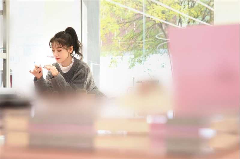 特别专辑美女店长袁冰妍清纯甜美保暖毛衣冬日时尚图片图片