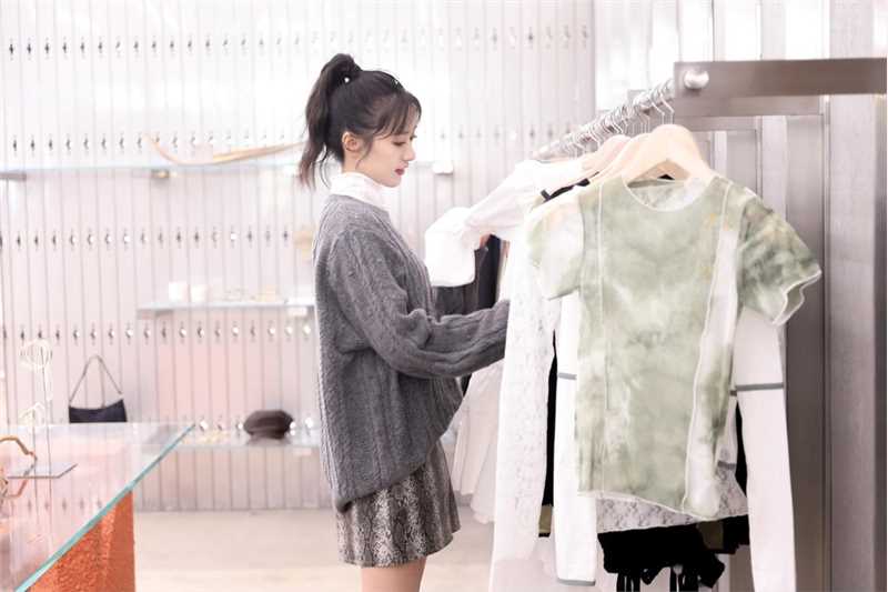 特别专辑美女店长袁冰妍清纯甜美保暖毛衣冬日时尚图片图片