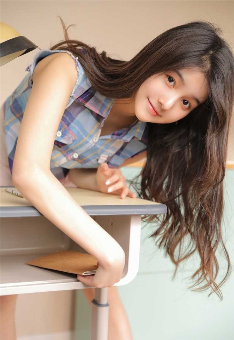特别专辑俏皮活力衬衫美女大眼瓜子脸天然可爱清纯萌妹诱人图片