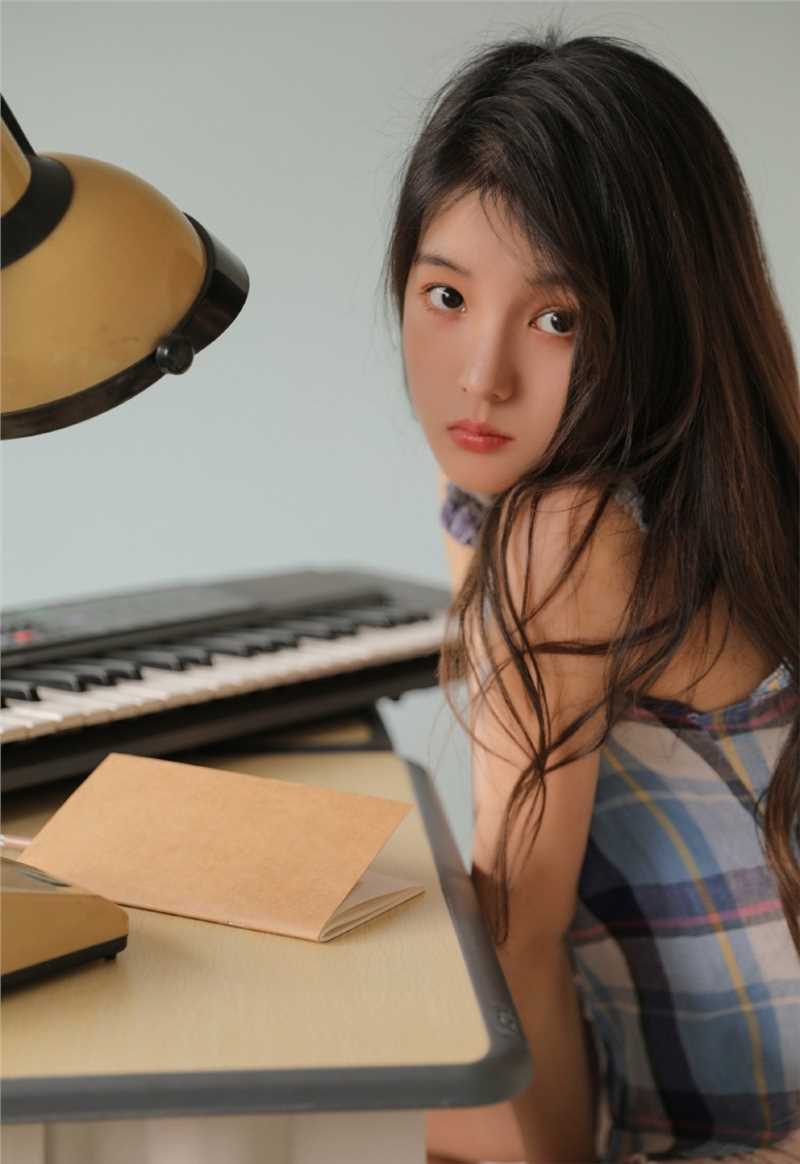 特别专辑俏皮活力衬衫美女大眼瓜子脸天然可爱清纯萌妹诱人图片