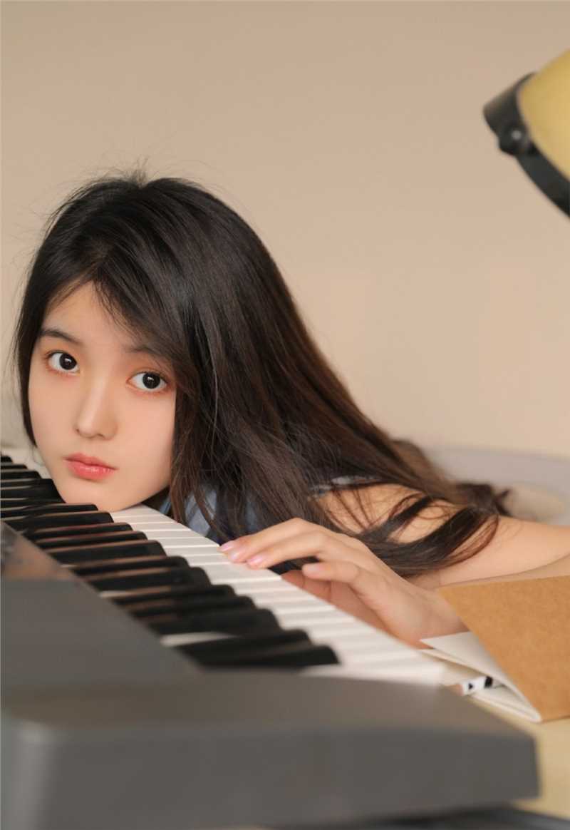 特别专辑俏皮活力衬衫美女大眼瓜子脸天然可爱清纯萌妹诱人图片