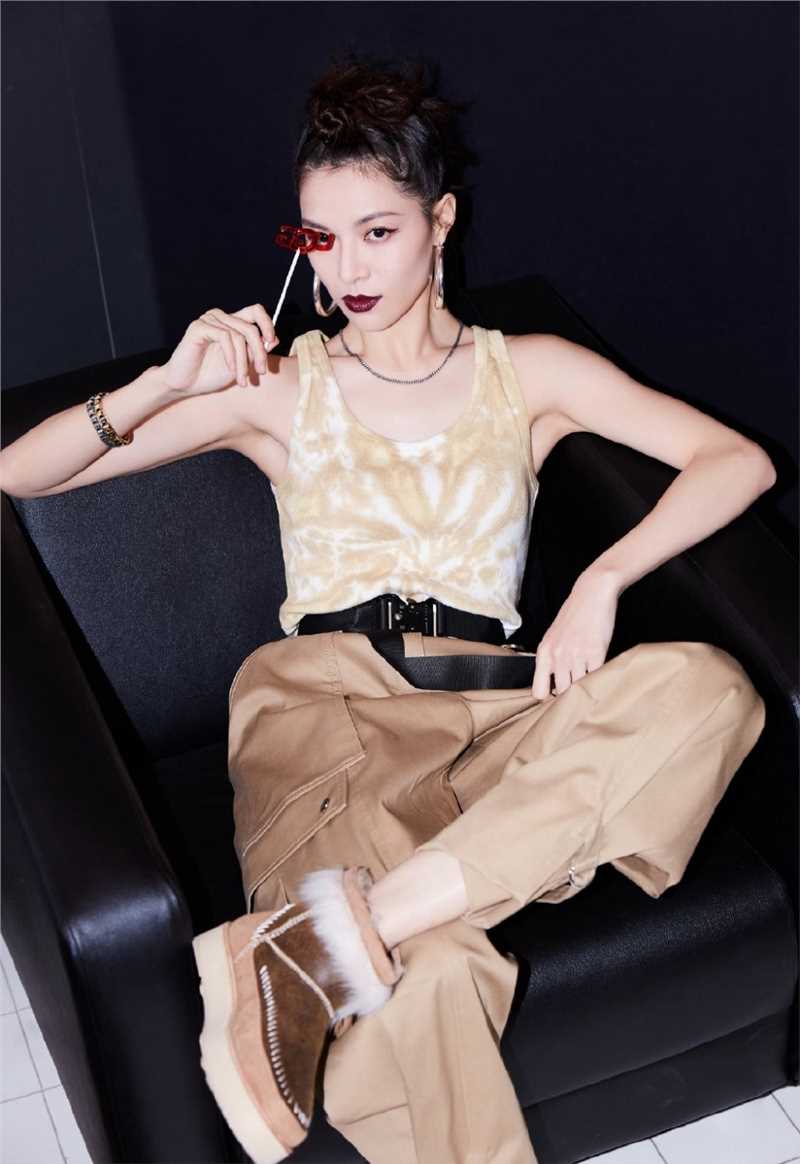 高清邪魅美女钟楚曦帅气叛逆不羁风格时尚图片图集