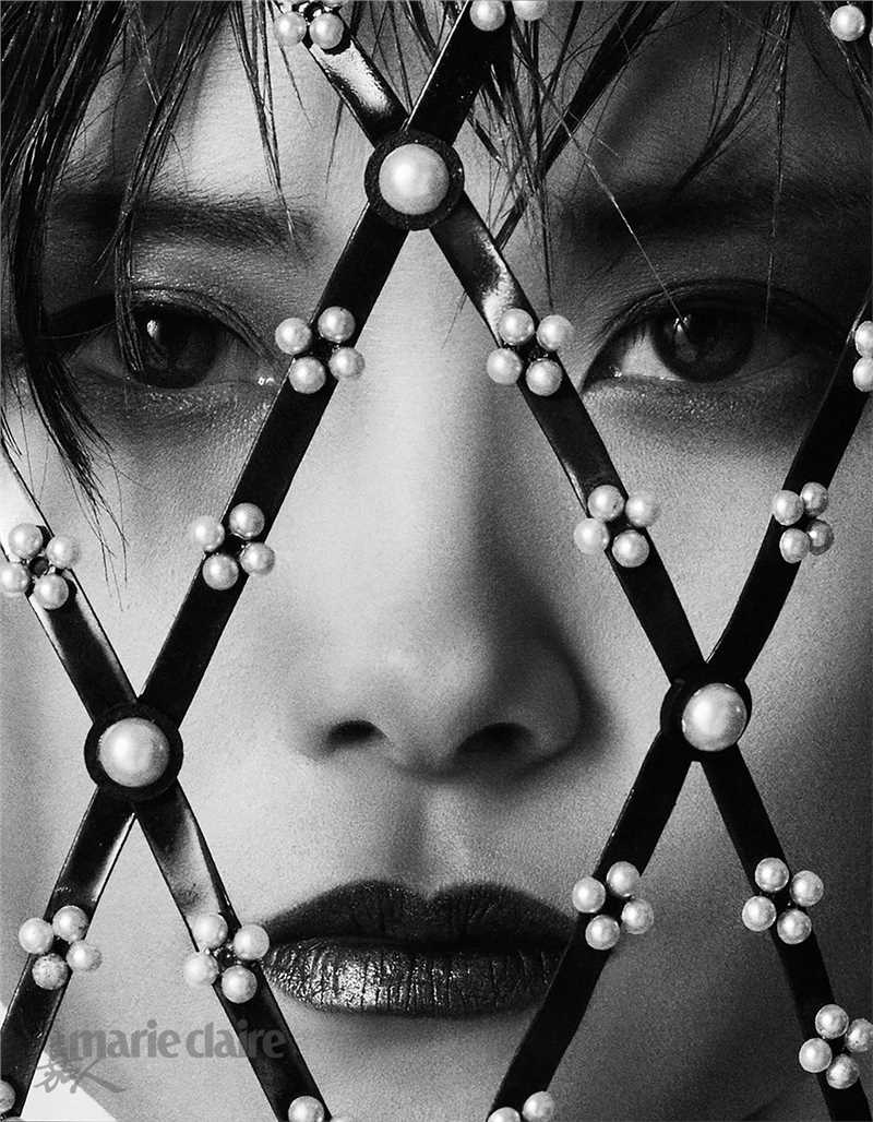 优质冷酷黑童话美女李宇春惊艳魅惑时尚风格杂志图片图片