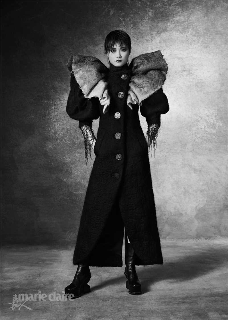 优质冷酷黑童话美女李宇春惊艳魅惑时尚风格杂志图片图片