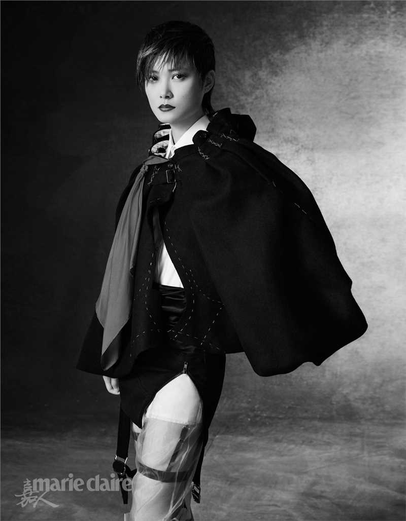 优质冷酷黑童话美女李宇春惊艳魅惑时尚风格杂志图片图片