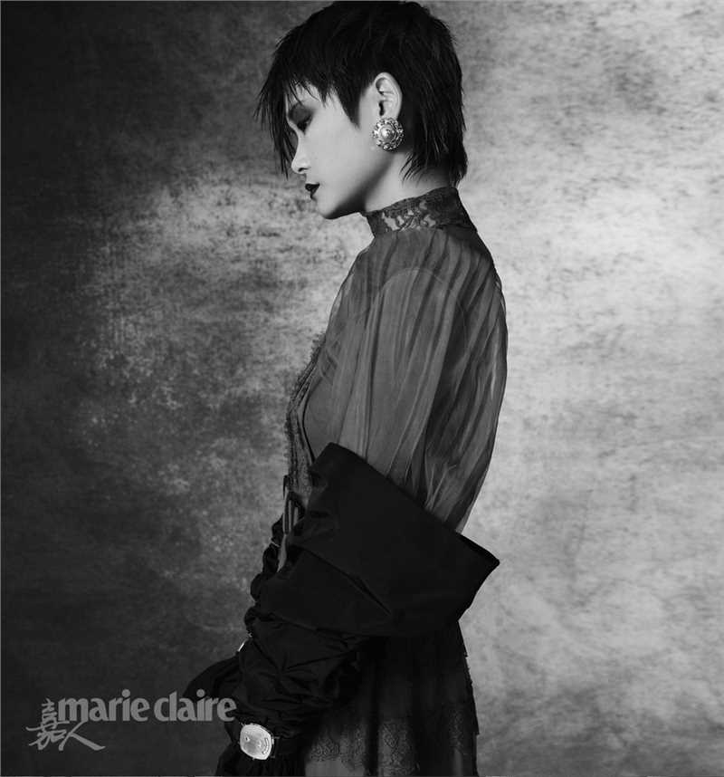 优质冷酷黑童话美女李宇春惊艳魅惑时尚风格杂志图片图片