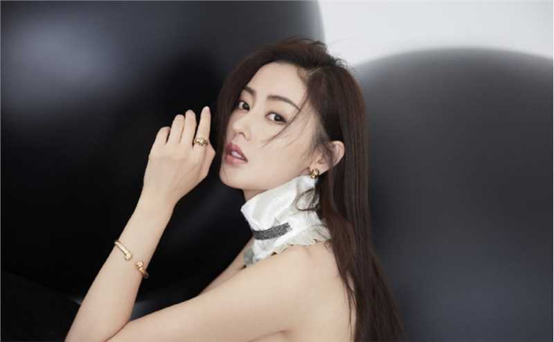 最全自爱的女人张天爱百变时尚风情御姐杂志大片相册