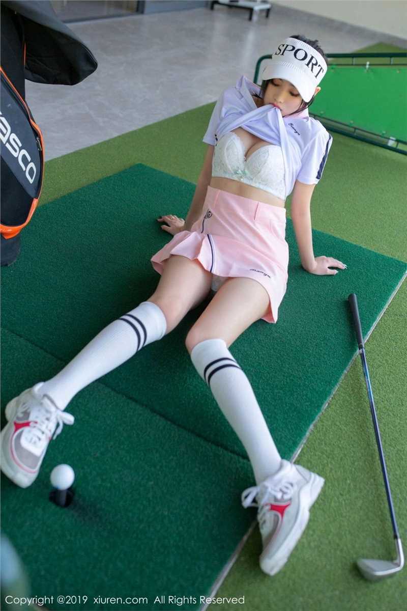 高清天生尤物杨晨晨户外化身足球宝贝魔鬼好身材一览无余私房照图集