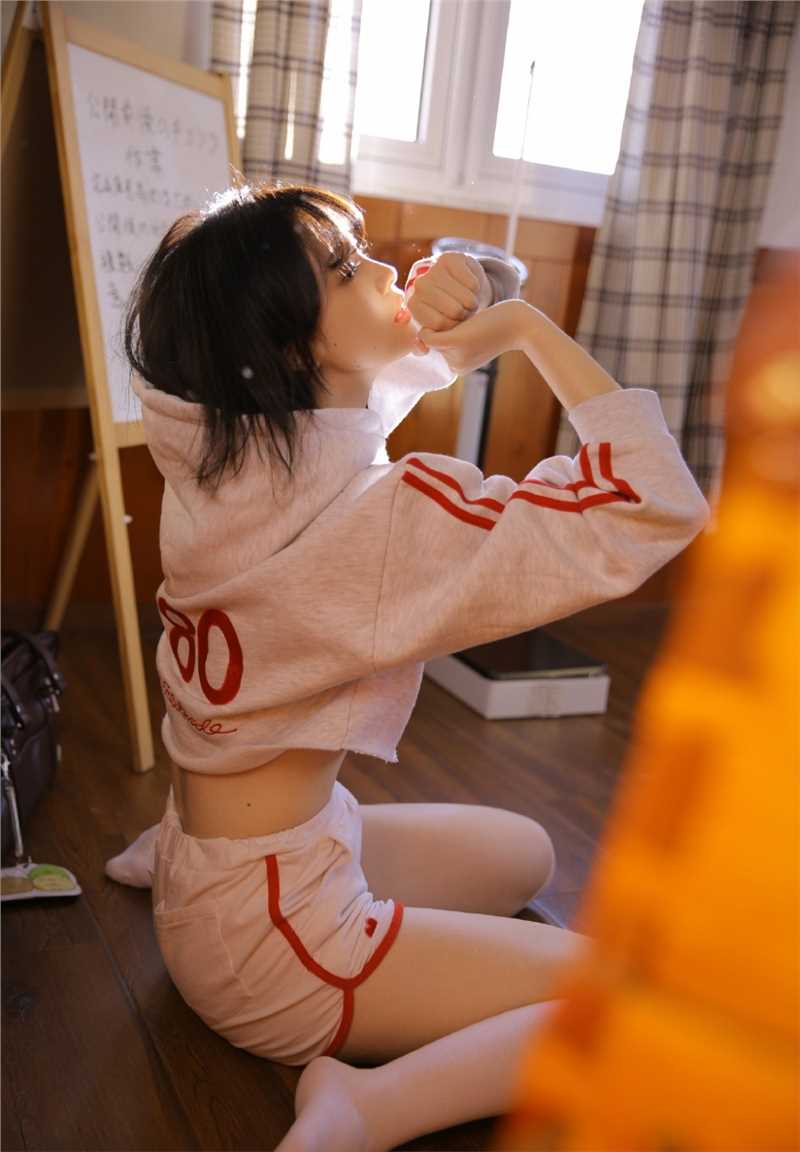 清丽动人的元气美少女靓丽运动装性感撩人美女