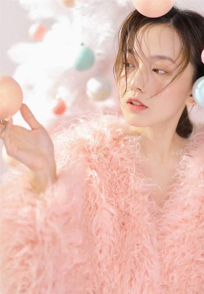 精选锁骨精致性感的小妹软糯诱人可爱呆萌头像图册