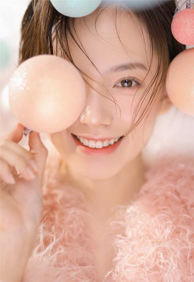 精选锁骨精致性感的小妹软糯诱人可爱呆萌头像图册
