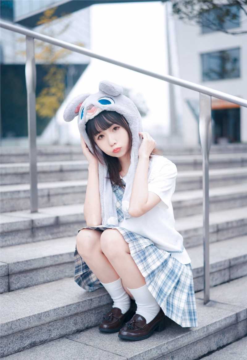 最新萝莉美女JK制服街拍清纯养眼撩人短裙图片图集