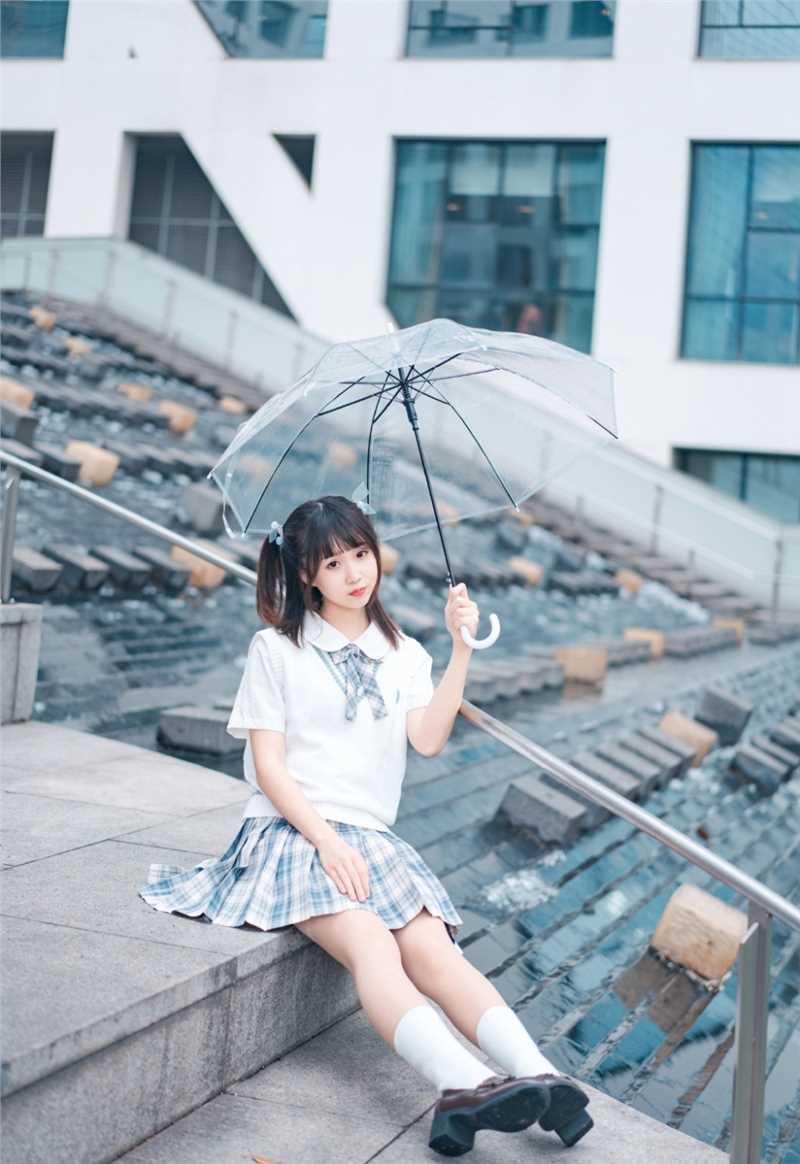 最新萝莉美女JK制服街拍清纯养眼撩人短裙图片图集