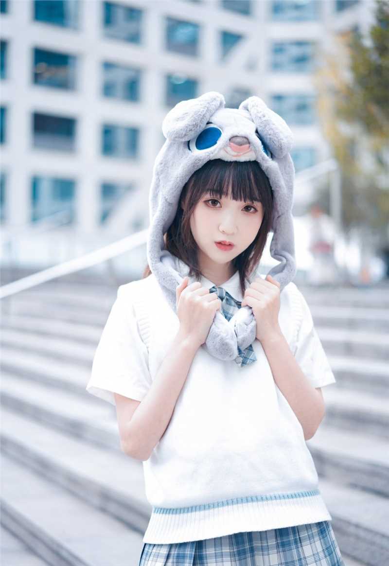 最新萝莉美女JK制服街拍清纯养眼撩人短裙图片图集