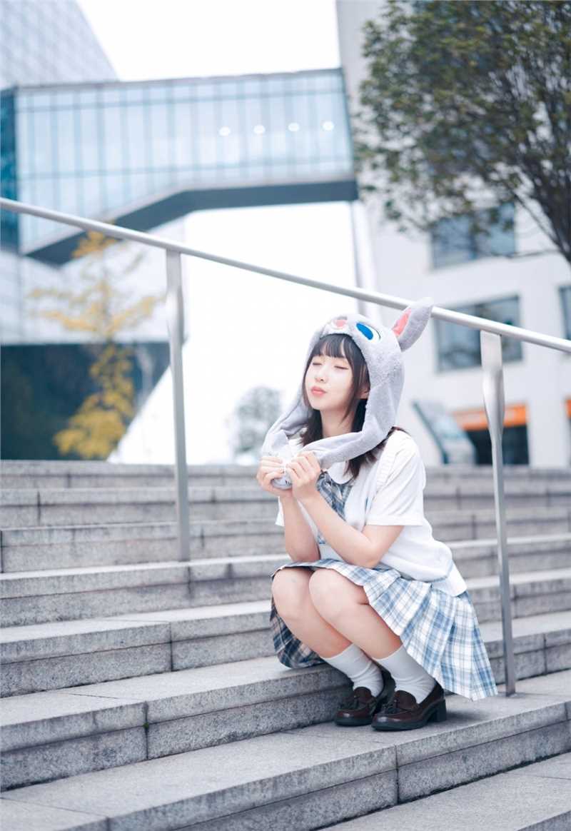 最新萝莉美女JK制服街拍清纯养眼撩人短裙图片图集
