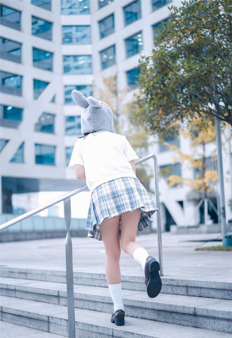 最新萝莉美女JK制服街拍清纯养眼撩人短裙图片图集