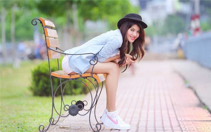 最新清纯养眼的成熟美女傲人事业线十足勾魂的肉体摄影壁纸