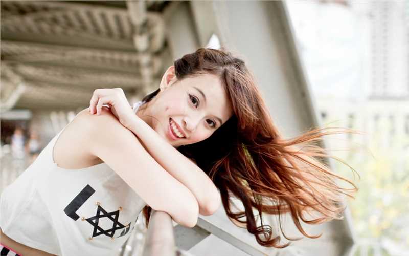 最新清纯养眼的成熟美女傲人事业线十足勾魂的肉体摄影壁纸