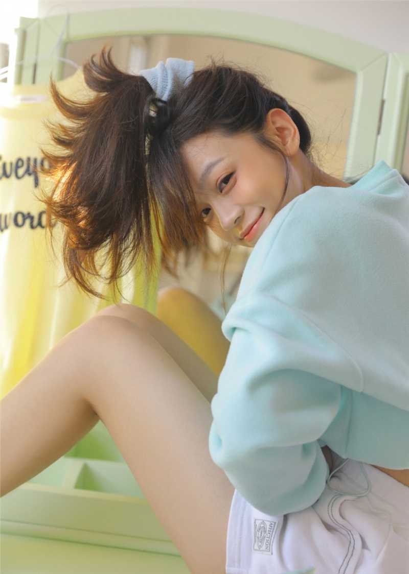 高清单马尾可爱少女清纯养眼内衣小妹图片图集