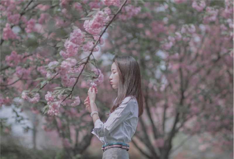 优质日系长发美女清纯养眼户外人像摄影图片相册