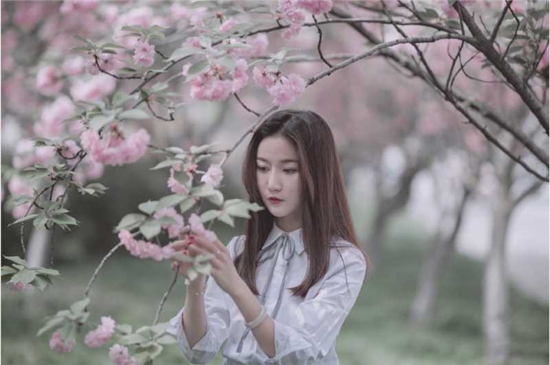 优质日系长发美女清纯养眼户外人像摄影图片相册