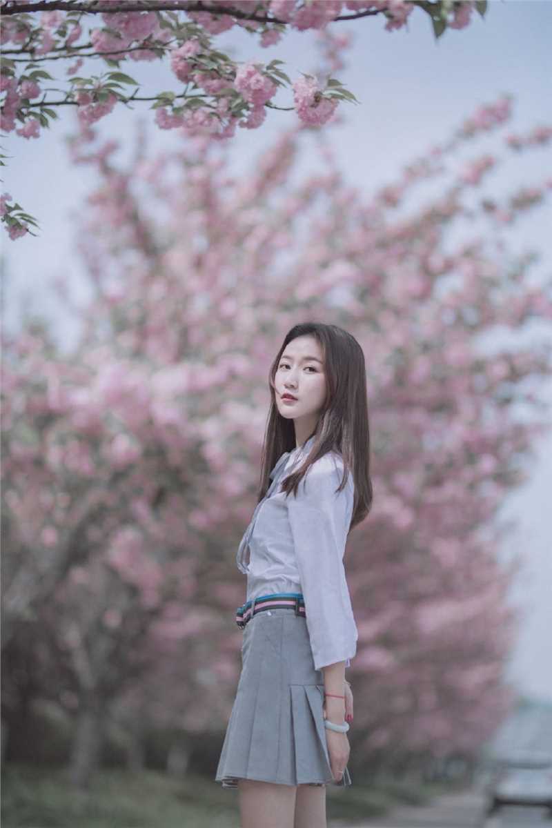 优质日系长发美女清纯养眼户外人像摄影图片相册