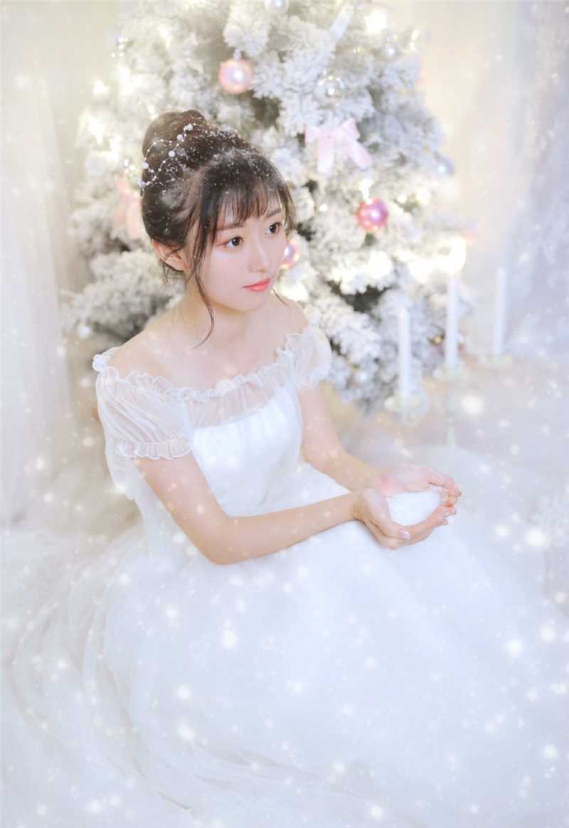 特别专辑桃花眼青涩勾人的甜美女孩透视蕾丝裙养眼妹子图