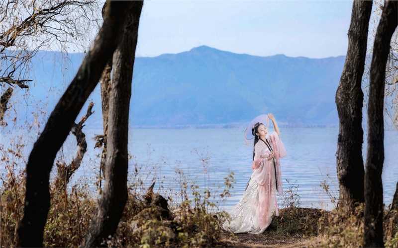 精选古装美女海边唯美妖艳朦胧性感养眼梦幻图片图册