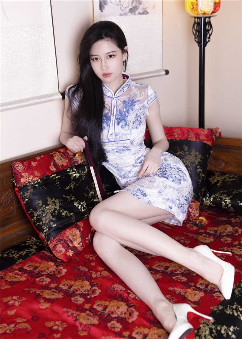 特别专辑长腿修长的高冷御姐蕾丝旗袍身材翘臀美女