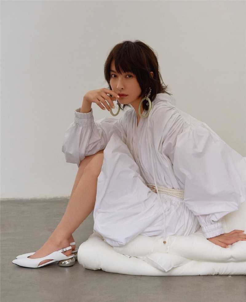 精选短发美女吴昕未来风格时尚杂志图片图册