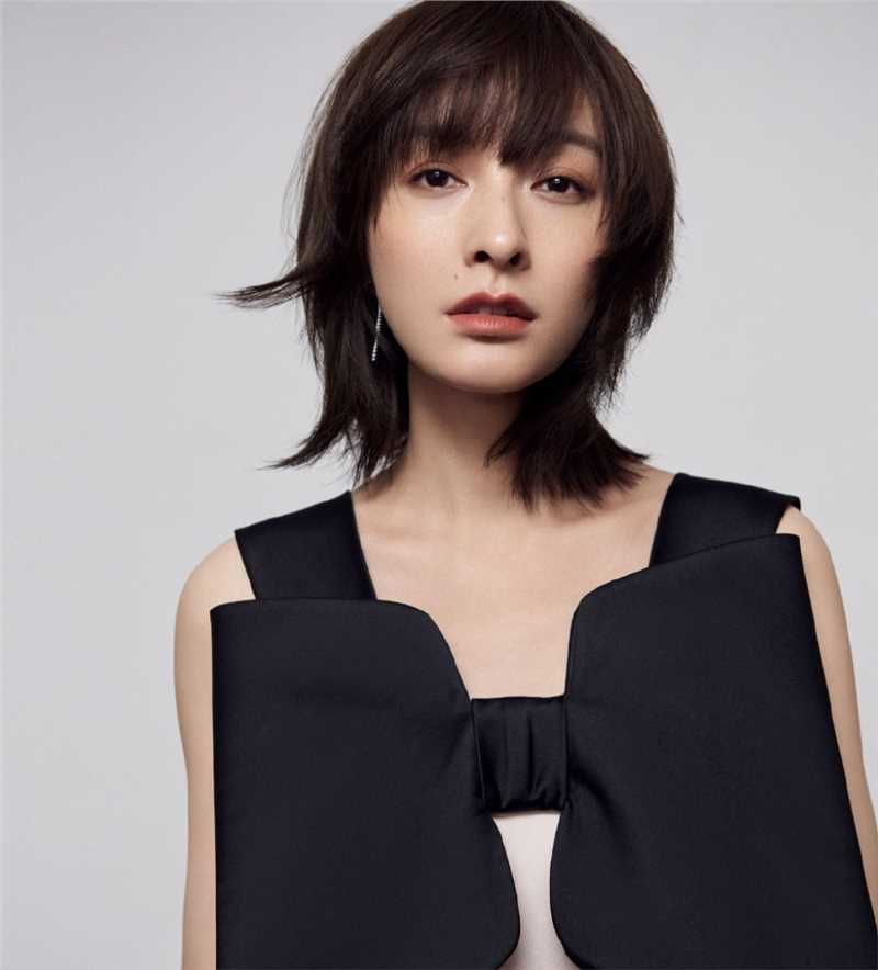 精选短发美女吴昕未来风格时尚杂志图片图册