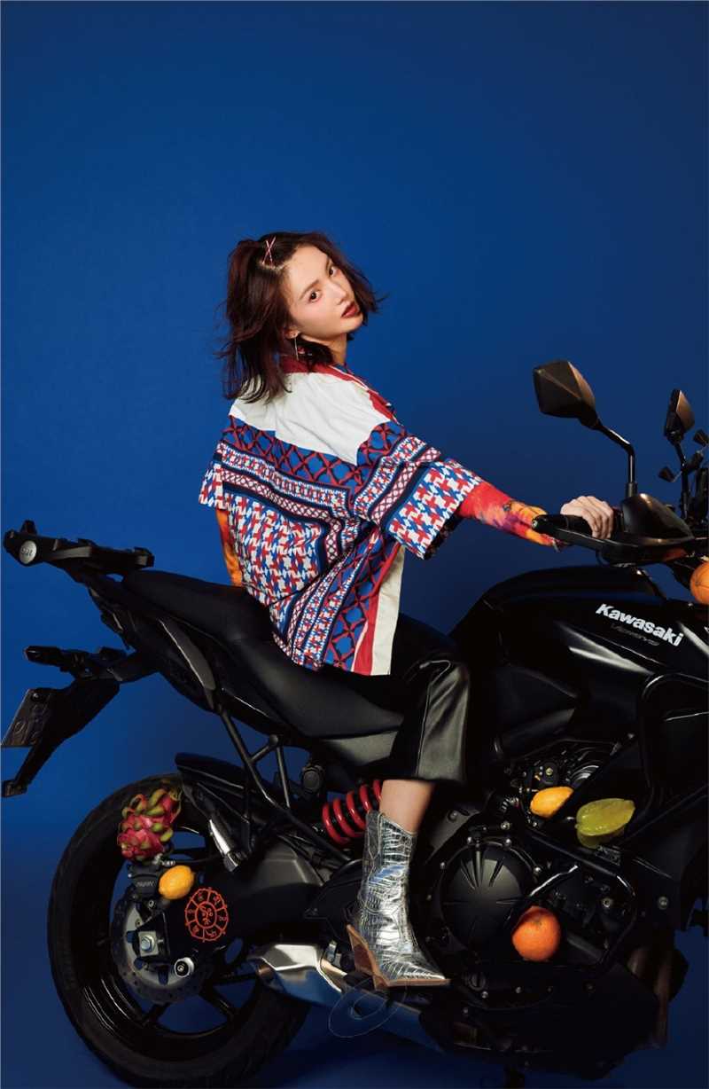 最全个性美女金晨时尚机车风杂志图片壁纸