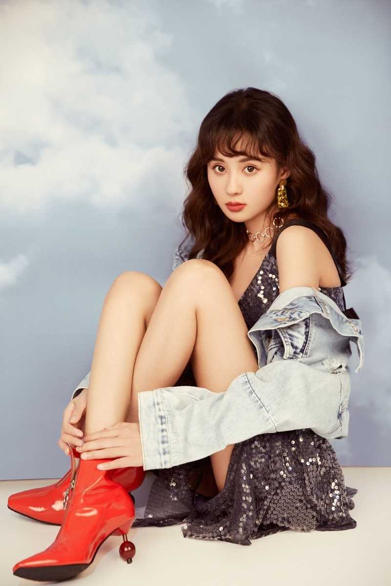 高清复古时尚美女郑合惠子成熟御姐亮片长裙图片图集