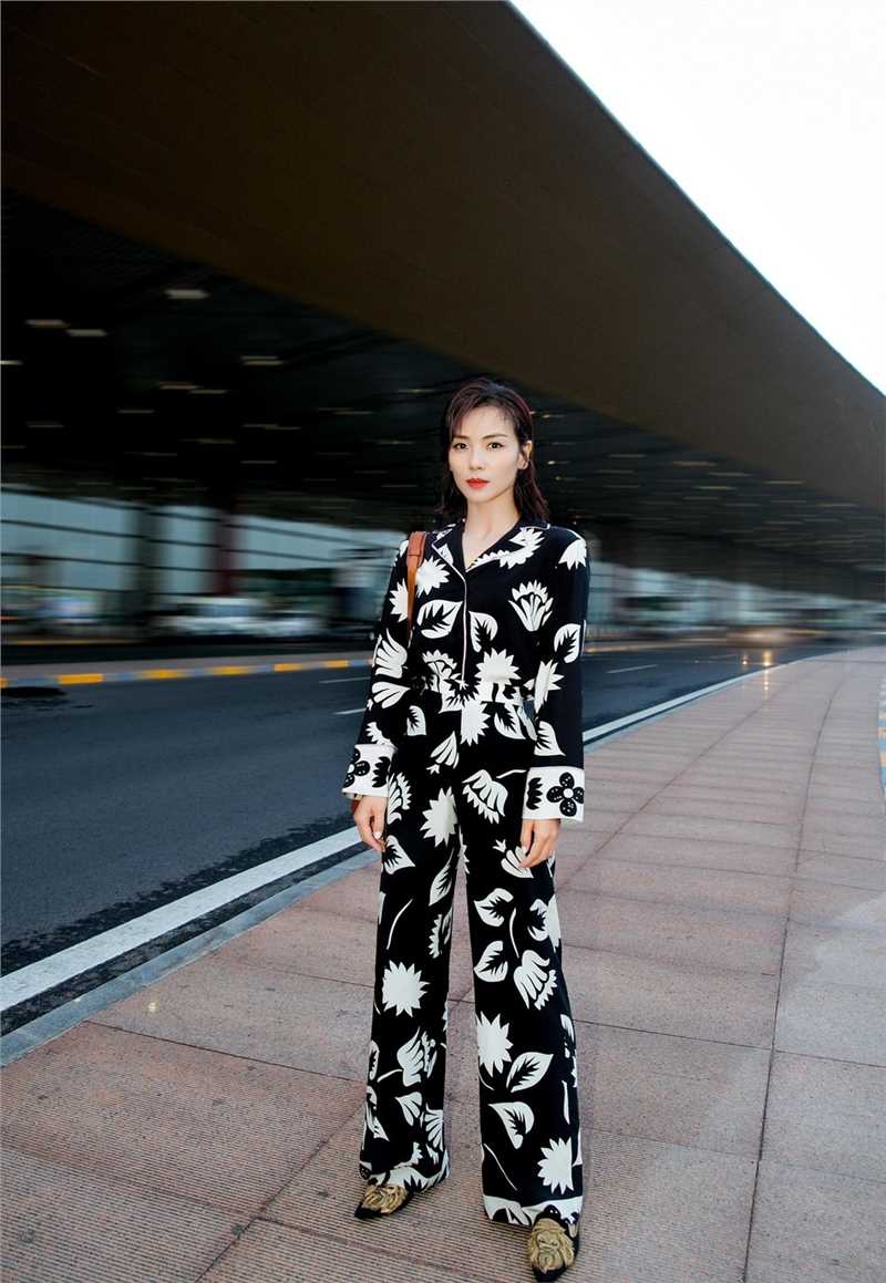 时尚美女刘涛街拍小清新养眼治愈甜美女神图片