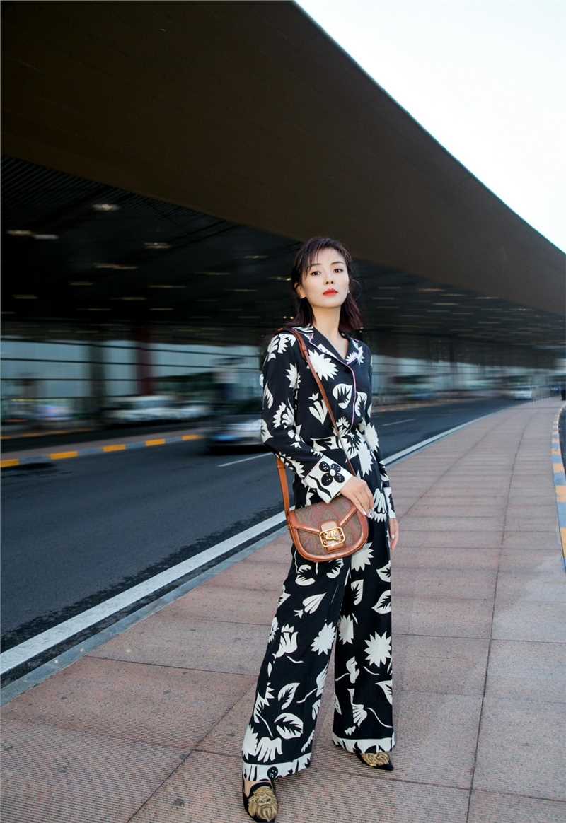 时尚美女刘涛街拍小清新养眼治愈甜美女神图片