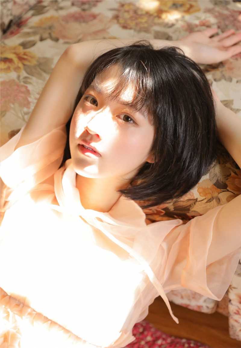 高清十八岁清纯mm阳光下看起来养眼漂亮的高清美女套图图集