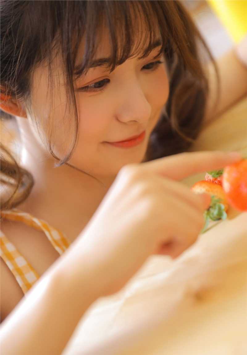 最全双马尾美女萝莉格子裙清纯可爱童颜养眼图片相册