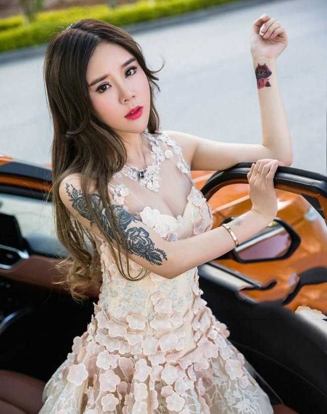 性感大胸美女车模高清漂亮诱惑红唇冷艳唯美
