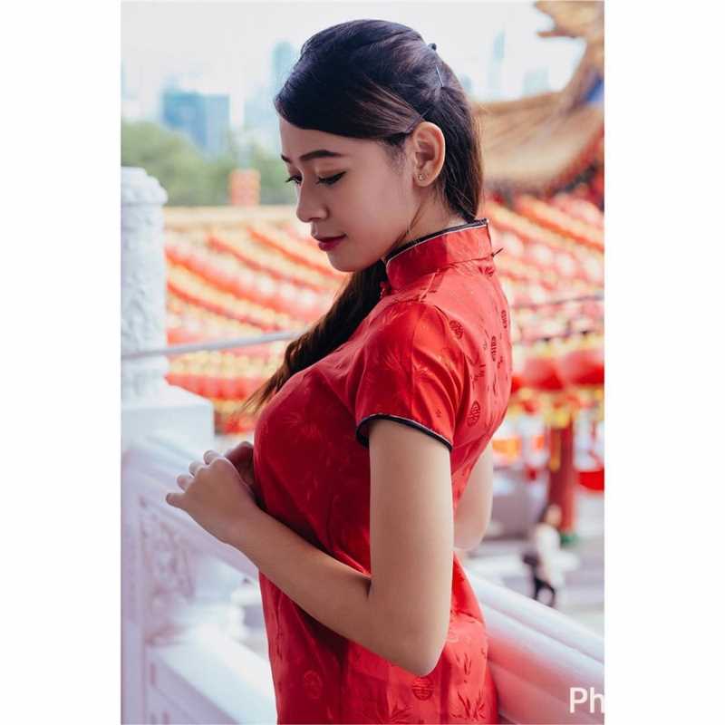 高清美女车模Janice性感照酥胸诱人图集