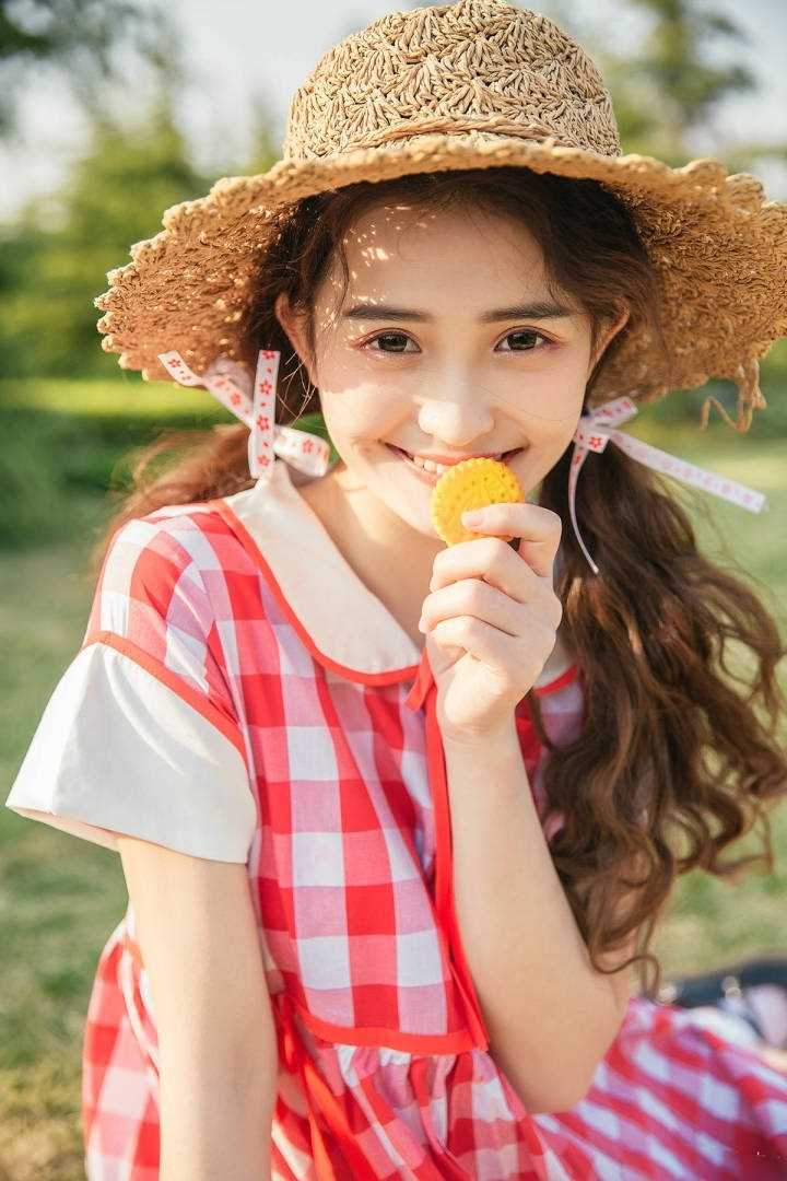 特别专辑甜美女孩气质呆萌可爱笑靥如花户外阳光摄影
