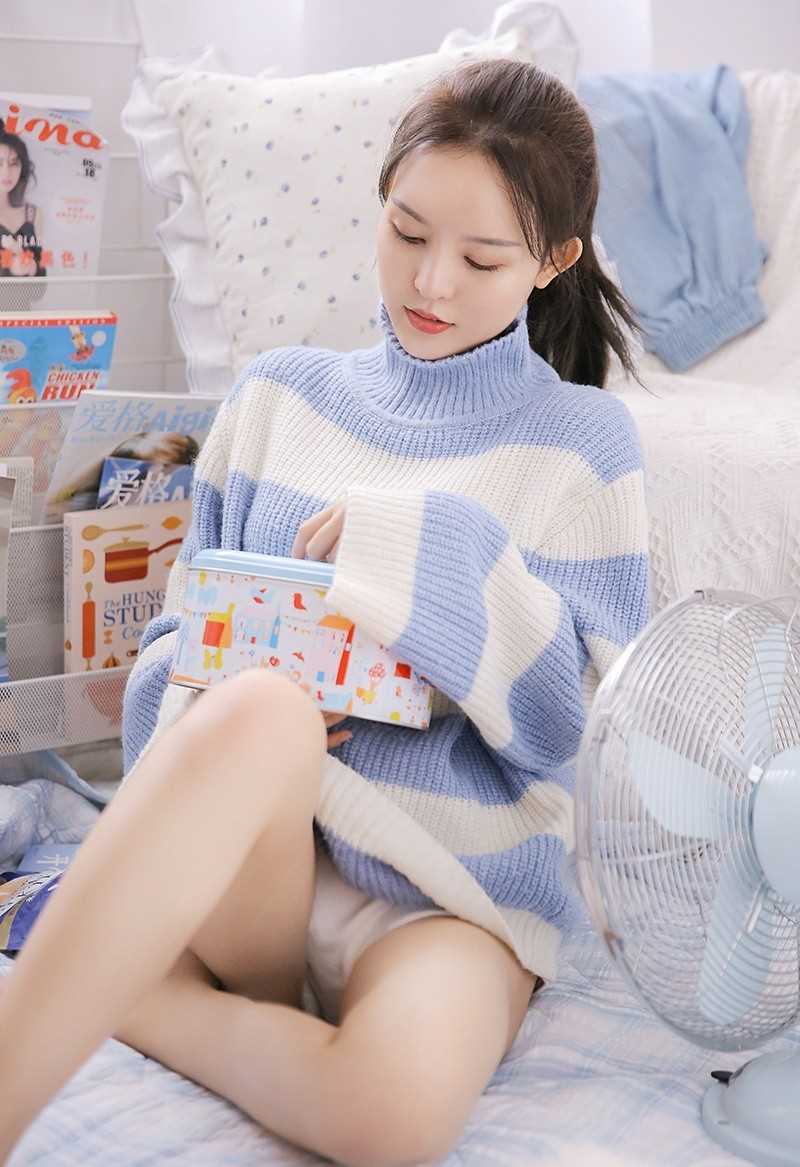 身材苗条的甜美女孩长腿修长气质完美个性