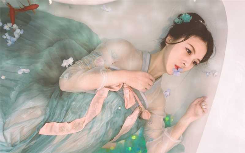 最全清纯唯美的古装美女湿身冷艳空灵治愈艺术照壁纸