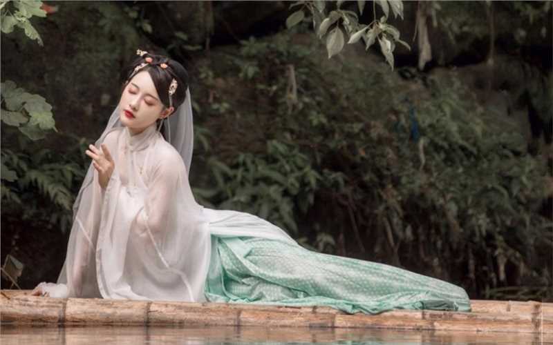 最全清纯唯美的古装美女湿身冷艳空灵治愈艺术照壁纸