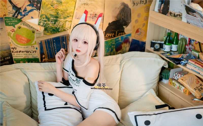 最新cosplay美女大眼睛迷人性感人体艺术摄影壁纸