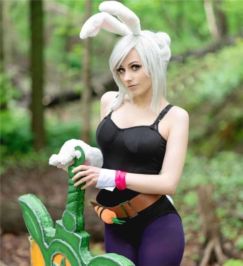 最新外国美女cosplay角色扮演女人二十种外阴凸点图片壁纸